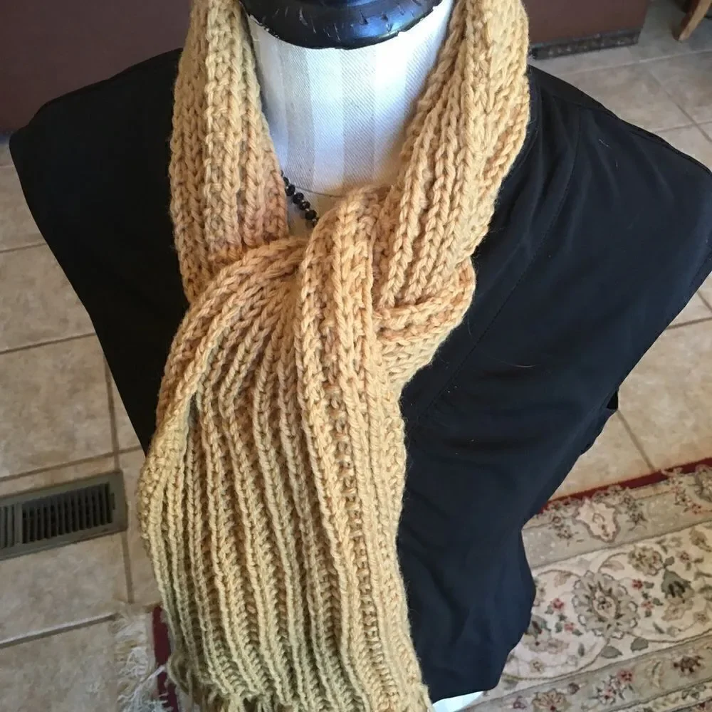 HOMEMADE HAND Knit Scarf!